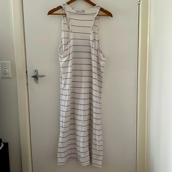 CAMILLA & MARC C&M LOGO RACERBACK LONG DRESS - NAVY & WHITE STRIPED - SIZE L - Picture 4 of 7